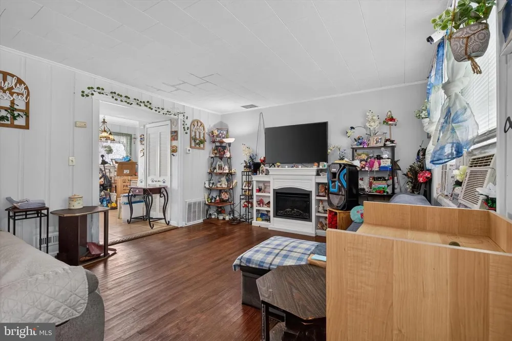 5006 ERDMAN AVENUE Baltimore, MD 21205