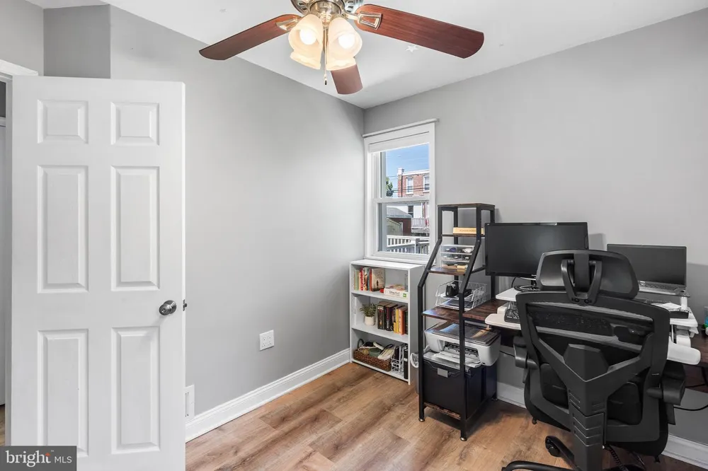 220 NORWOOD AVENUE Holmes, PA 19043