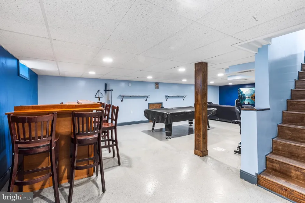 220 NORWOOD AVENUE Holmes, PA 19043