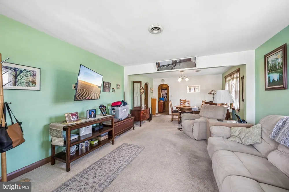 5814 COMSTOCK AVENUE Baltimore, MD 21206
