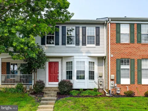 3 SANDVIEW COURT
