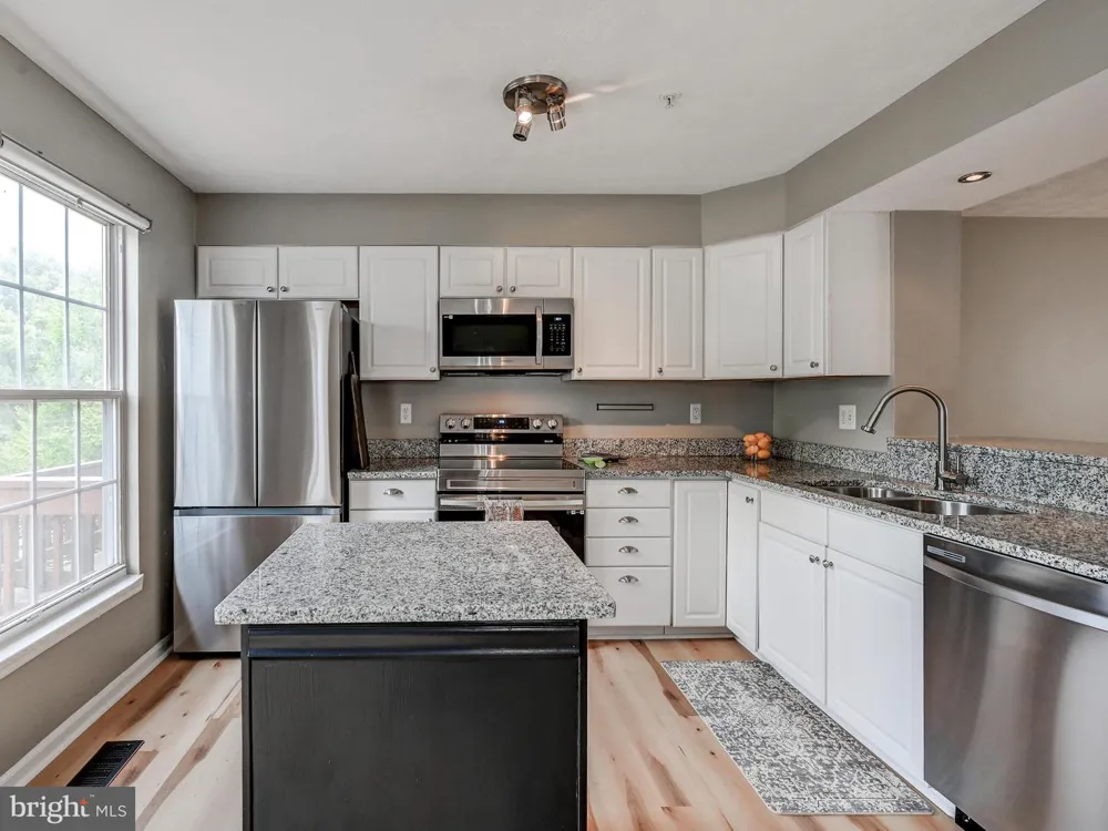 3 SANDVIEW COURT Baltimore, MD 21209