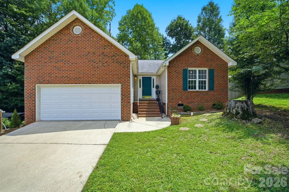 1008 Raywood Court Matthews, NC 28104