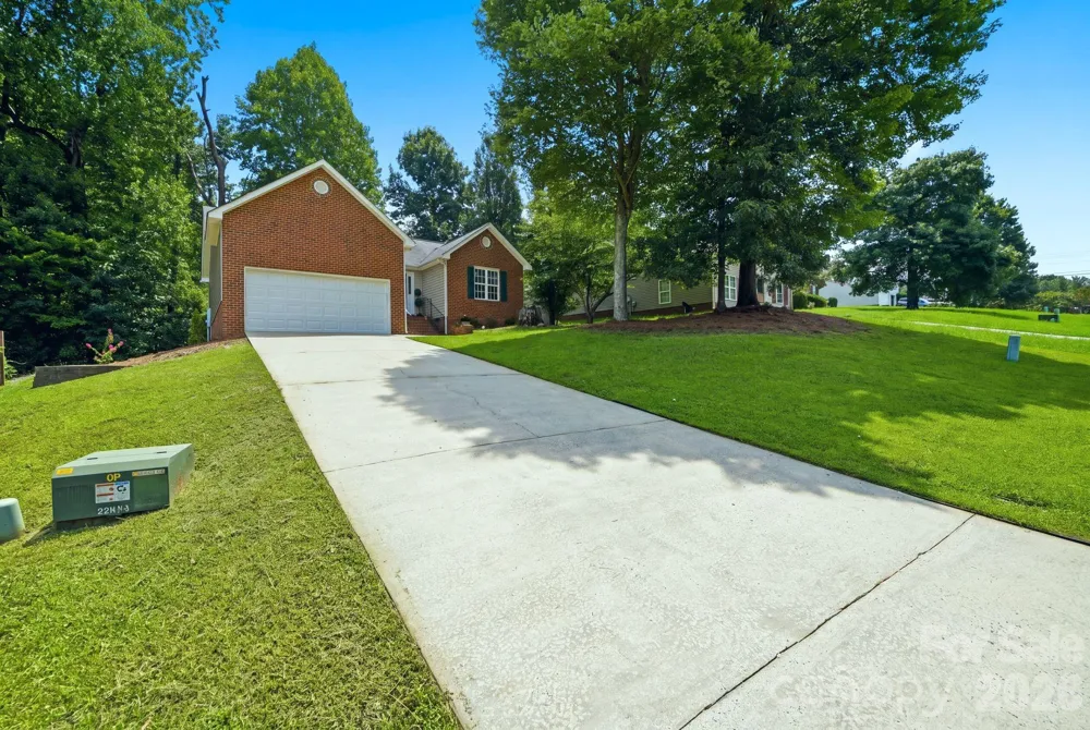 1008 Raywood Court Matthews, NC 28104