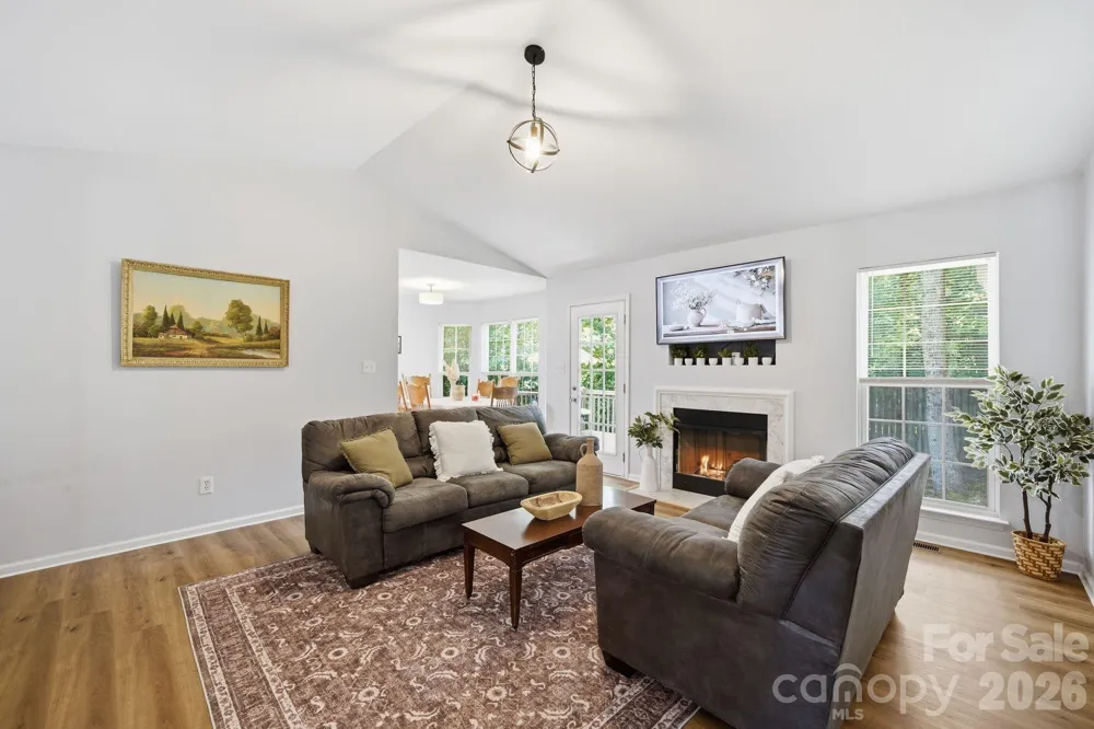 1008 Raywood Court Matthews, NC 28104