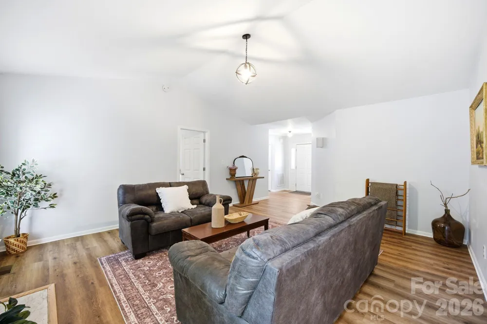 1008 Raywood Court Matthews, NC 28104