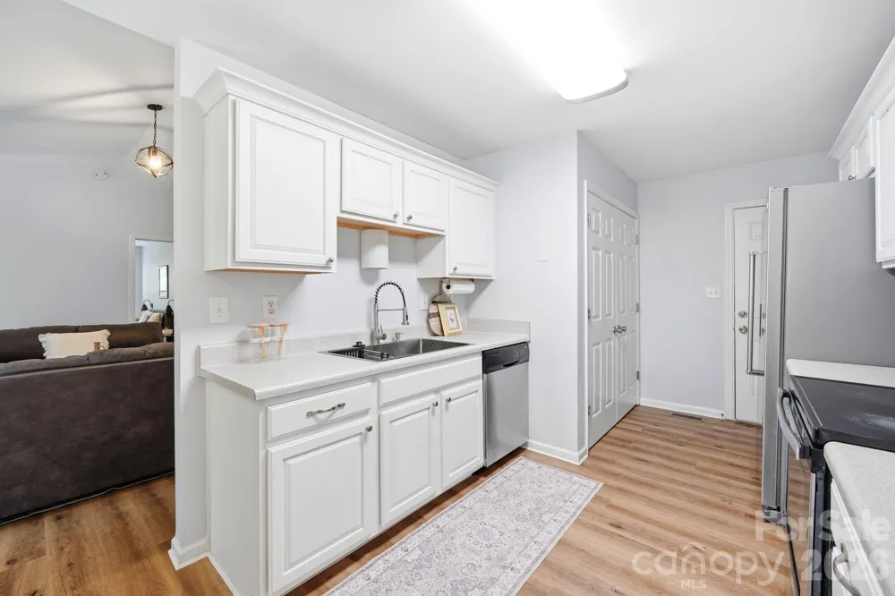 1008 Raywood Court Matthews, NC 28104