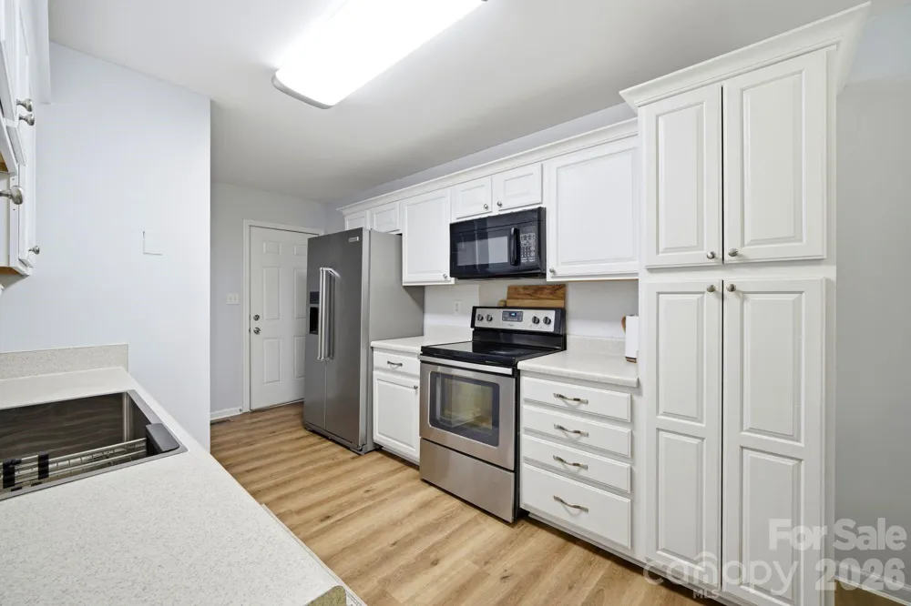 1008 Raywood Court Matthews, NC 28104