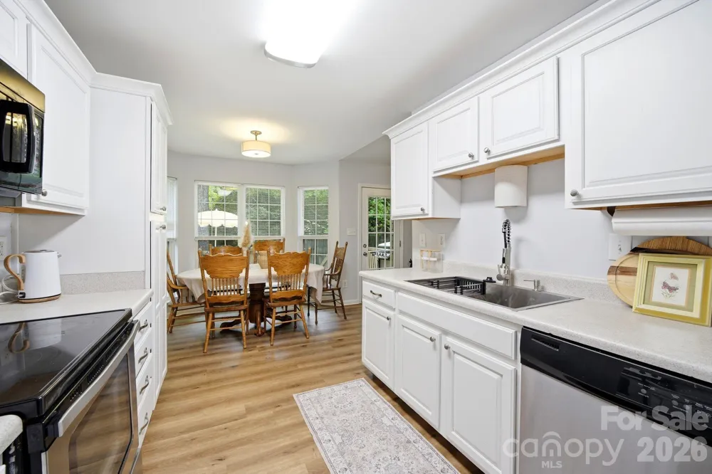 1008 Raywood Court Matthews, NC 28104