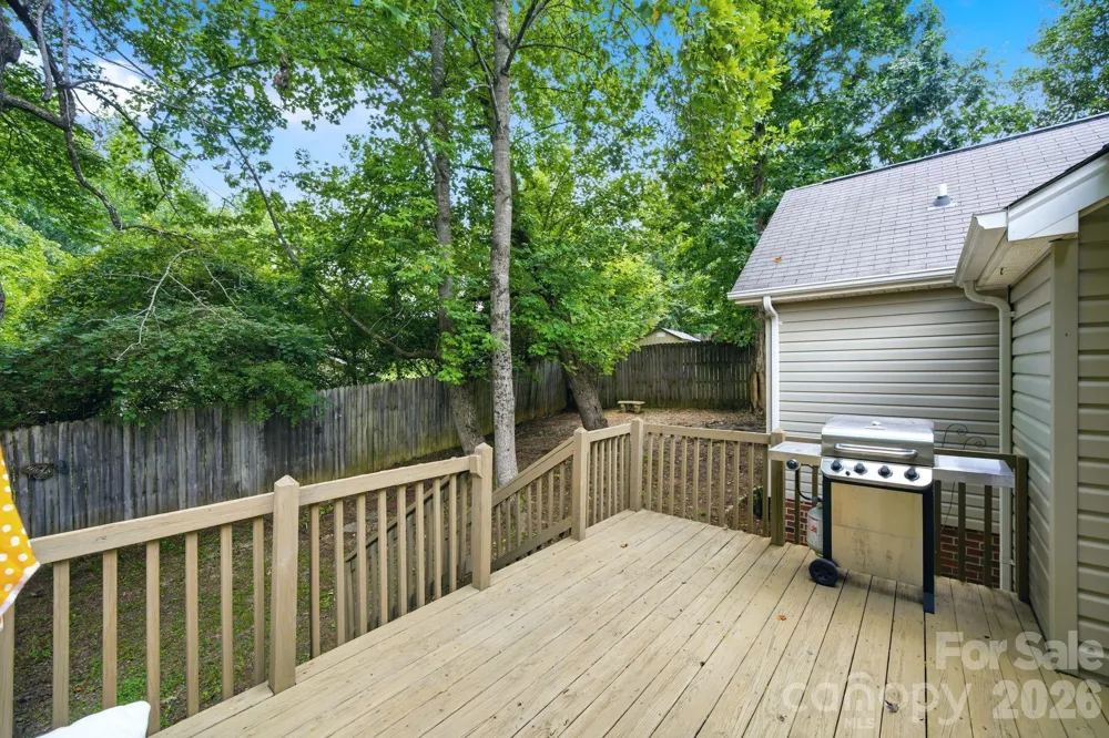 1008 Raywood Court Matthews, NC 28104