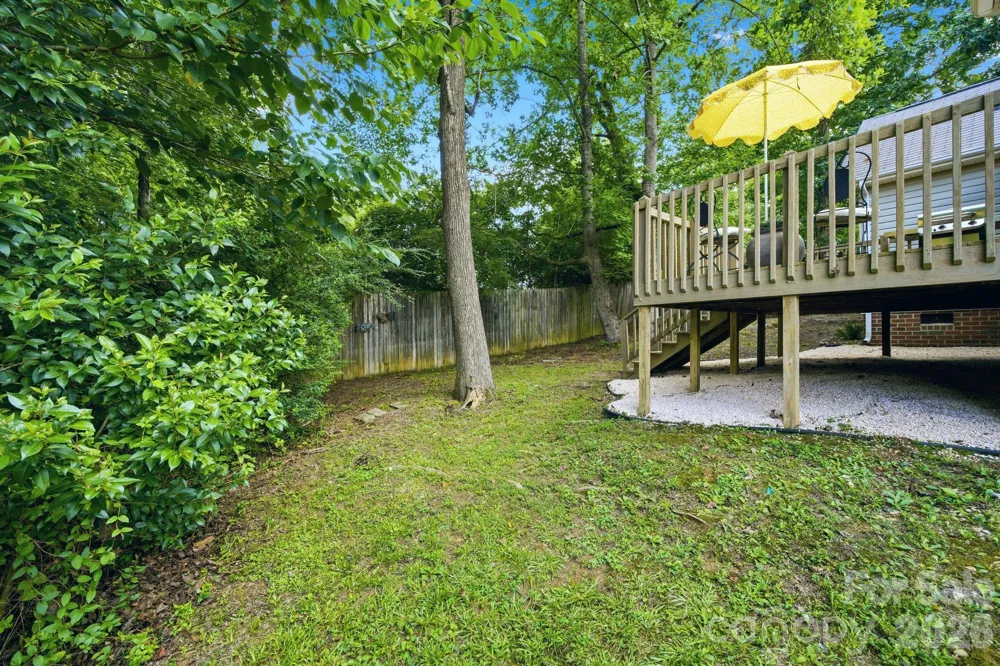 1008 Raywood Court Matthews, NC 28104