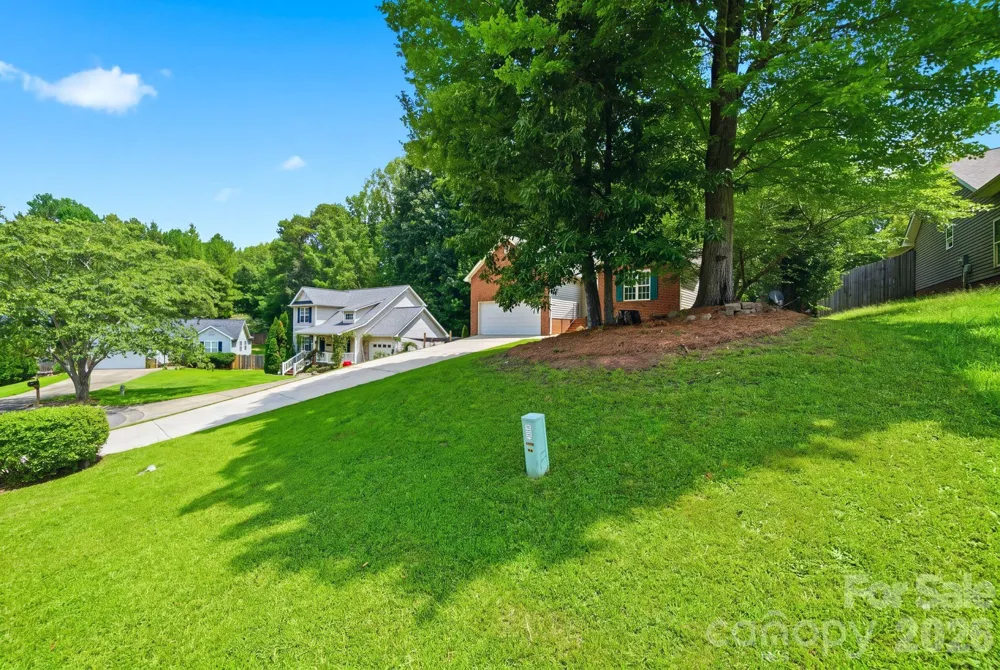 1008 Raywood Court Matthews, NC 28104