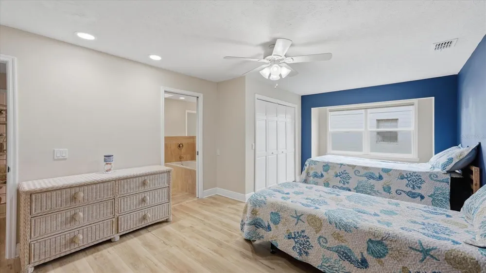 15127 PENNINGTON ROAD Tampa, FL 33624