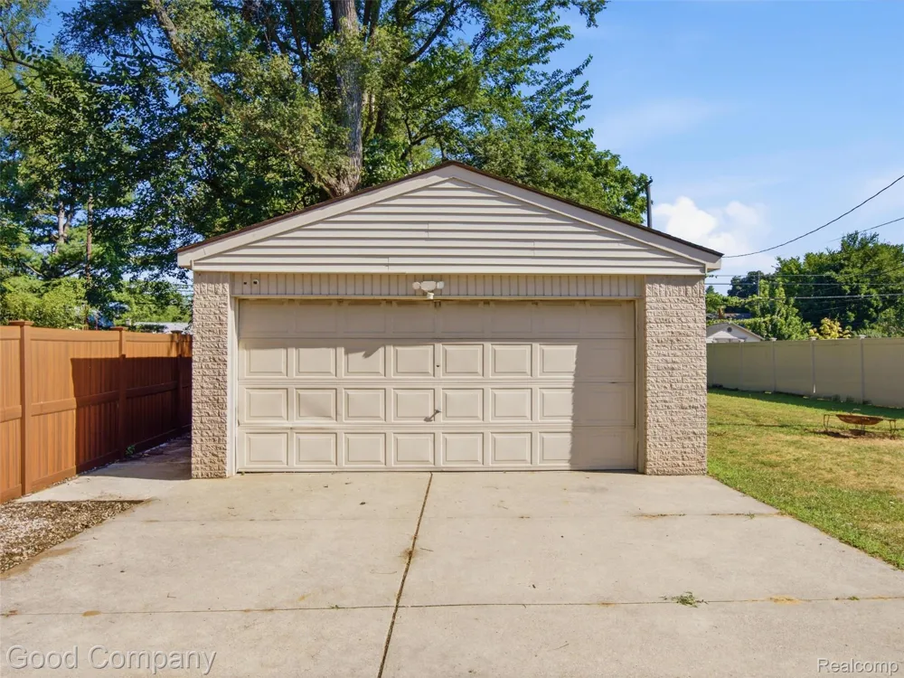 705 Millard Avenue Royal Oak City, MI 48073