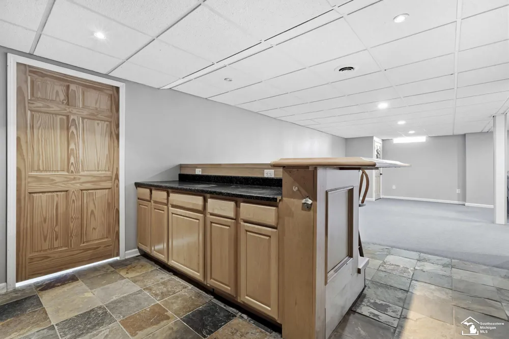 27012 Mary Court Flat Rock City, MI 48134