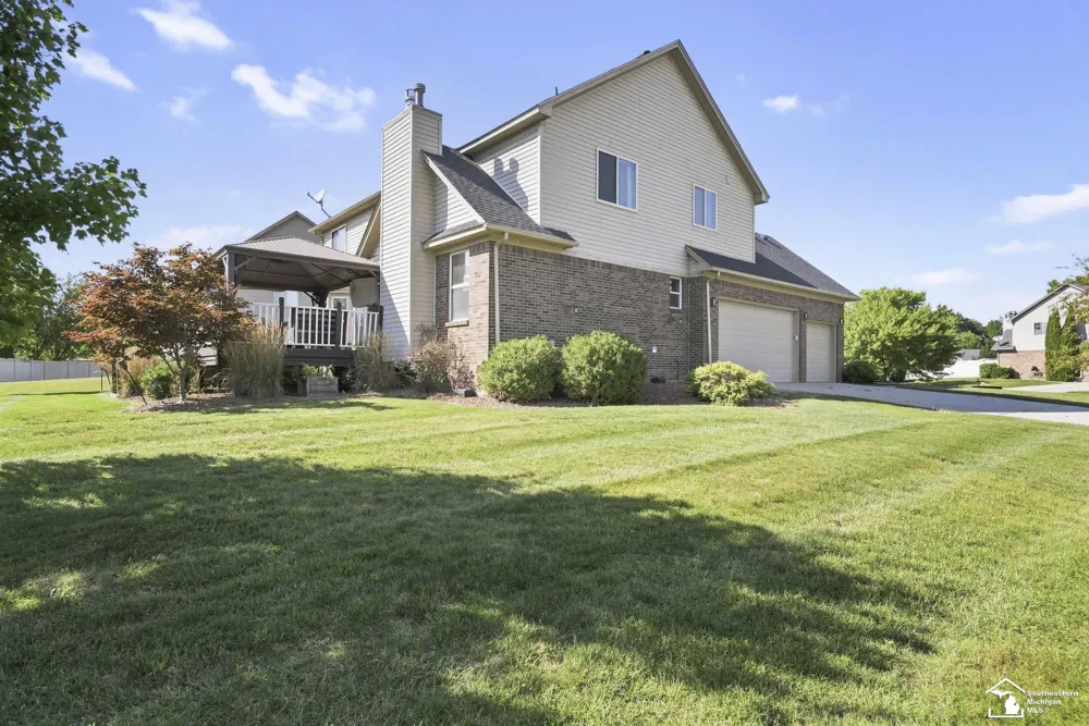 27012 Mary Court Flat Rock City, MI 48134