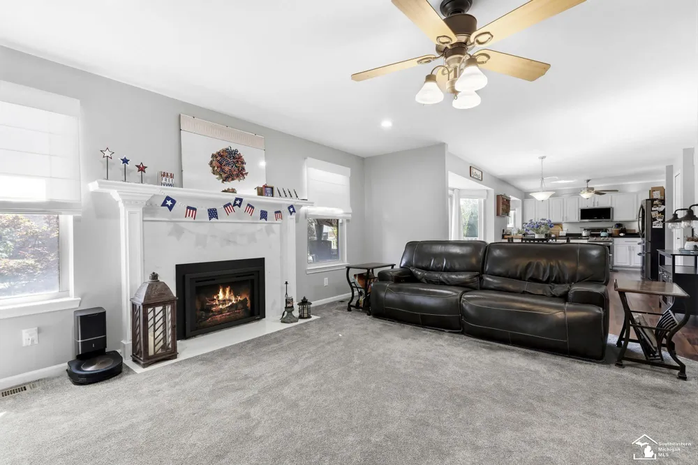 27012 Mary Court Flat Rock City, MI 48134