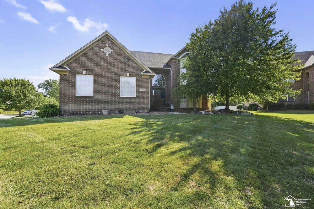 27012 Mary Court Flat Rock City, MI 48134
