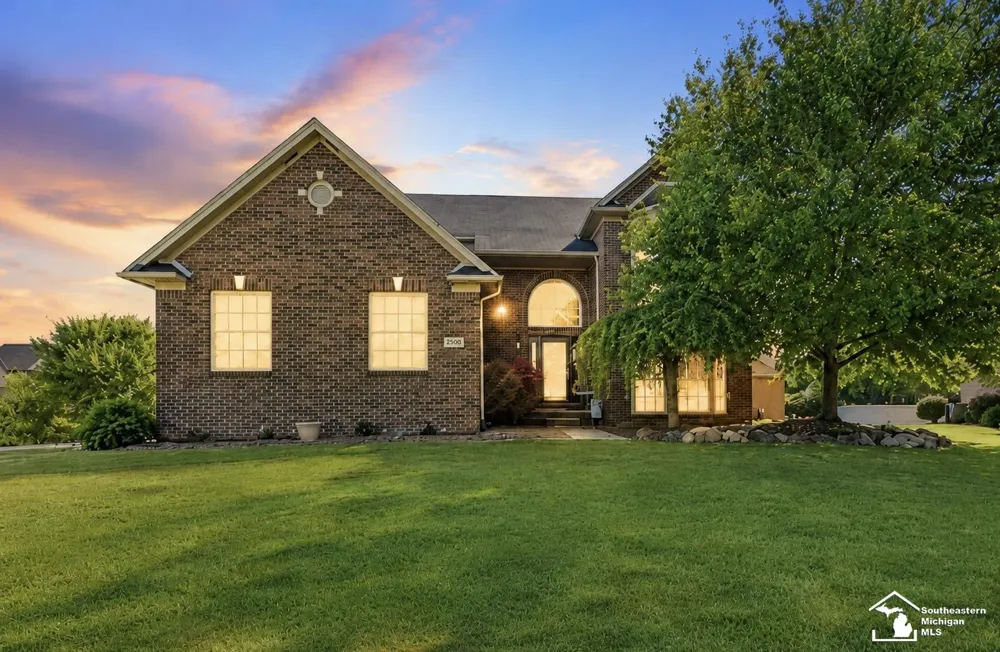 27012 Mary Court Flat Rock City, MI 48134