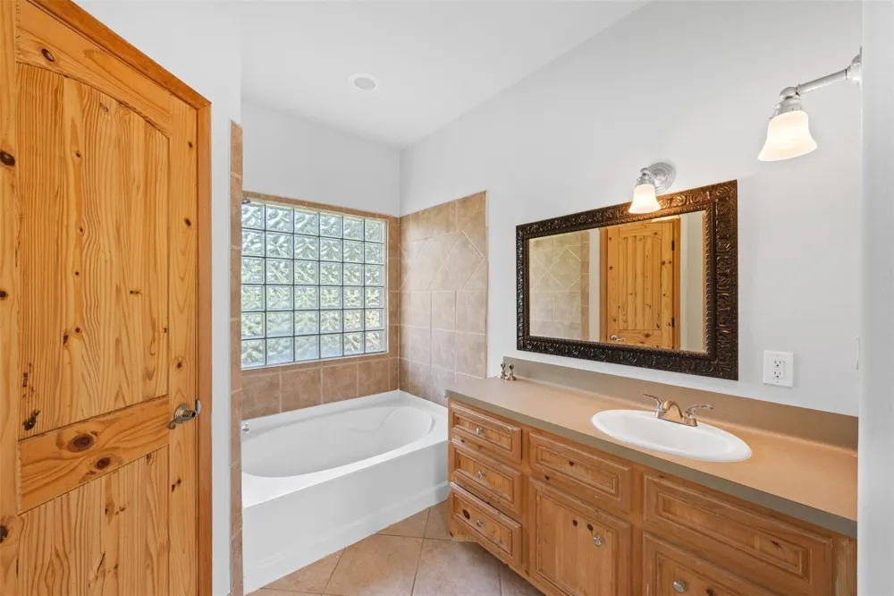 714 Shawnee Conroe, TX 77316
