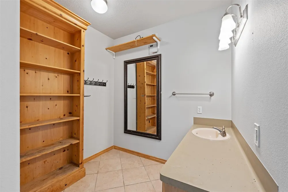 714 Shawnee Conroe, TX 77316