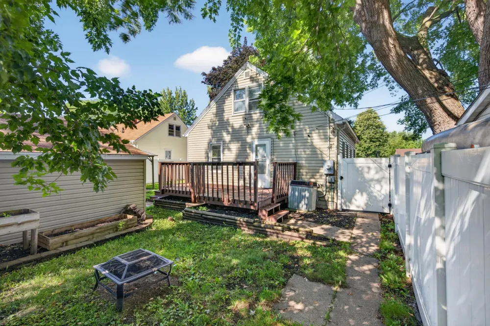 1217 7th Avenue S South Saint Paul, MN 55075