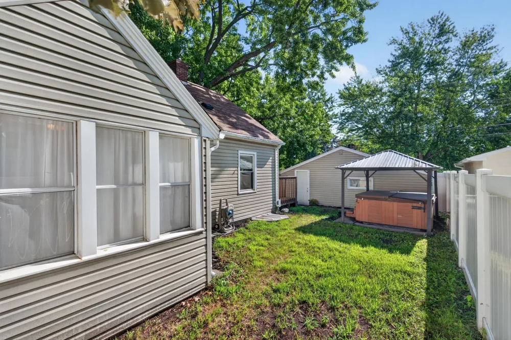 1217 7th Avenue S South Saint Paul, MN 55075