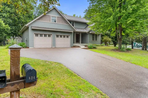 824 Springhill Drive
