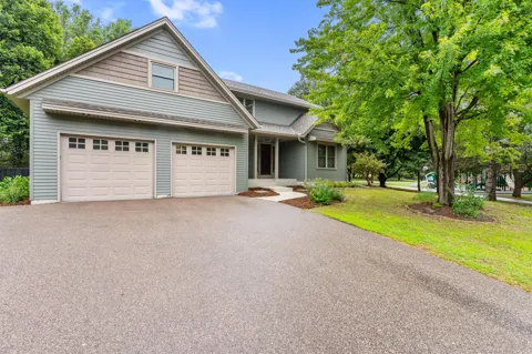 824 Springhill Drive