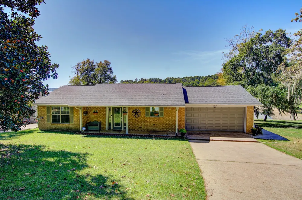 150 Edgewater Way Point Blank, TX 77364