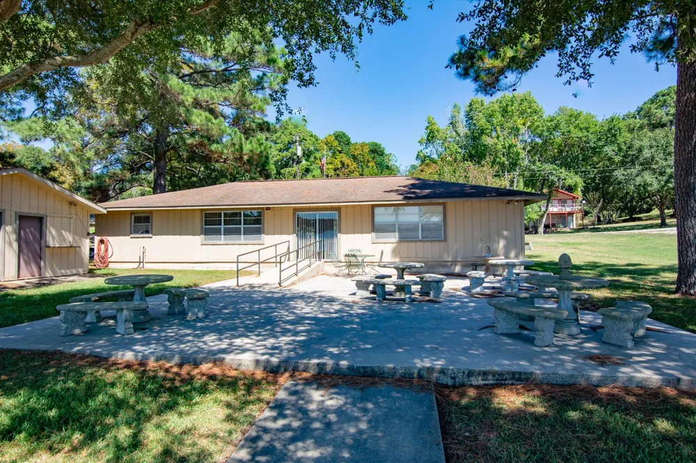 150 Edgewater Way Point Blank, TX 77364