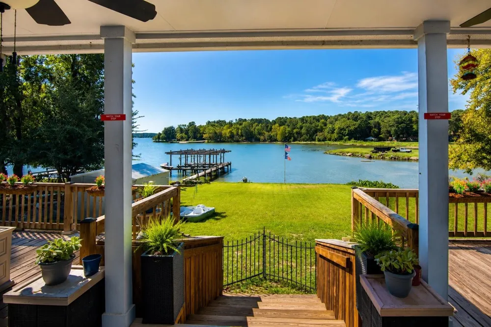 150 Edgewater Way Point Blank, TX 77364