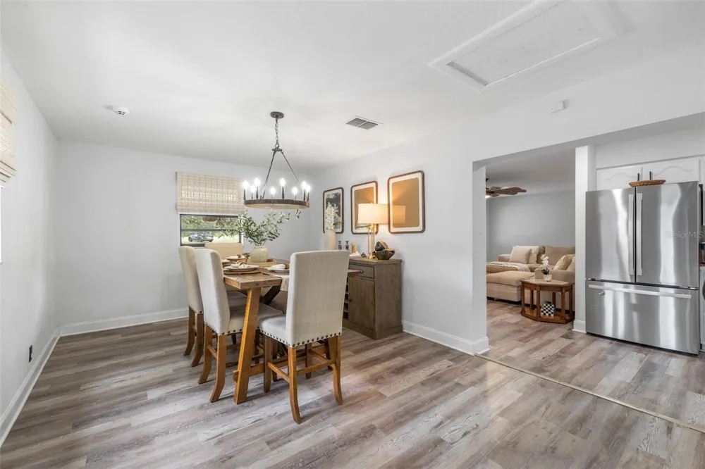 2118 E KEYSVILLE ROAD Lithia, FL 33547