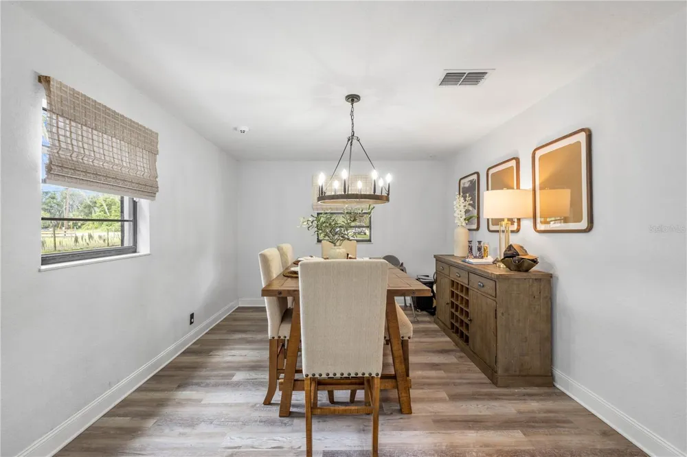 2118 E KEYSVILLE ROAD Lithia, FL 33547