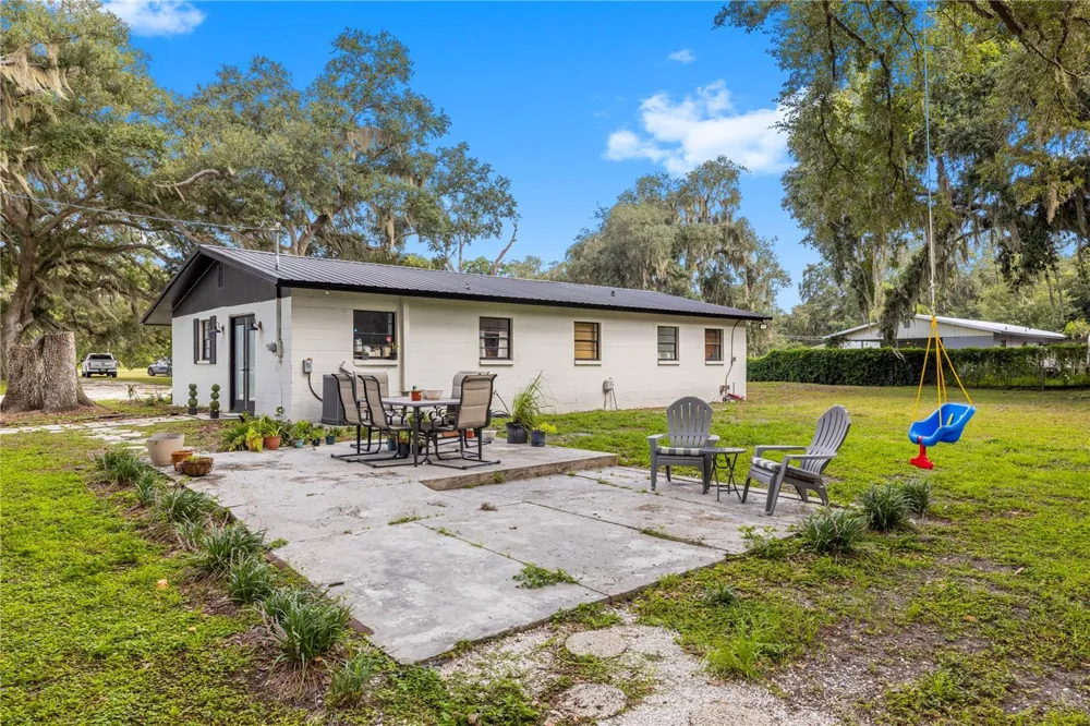 2118 E KEYSVILLE ROAD Lithia, FL 33547