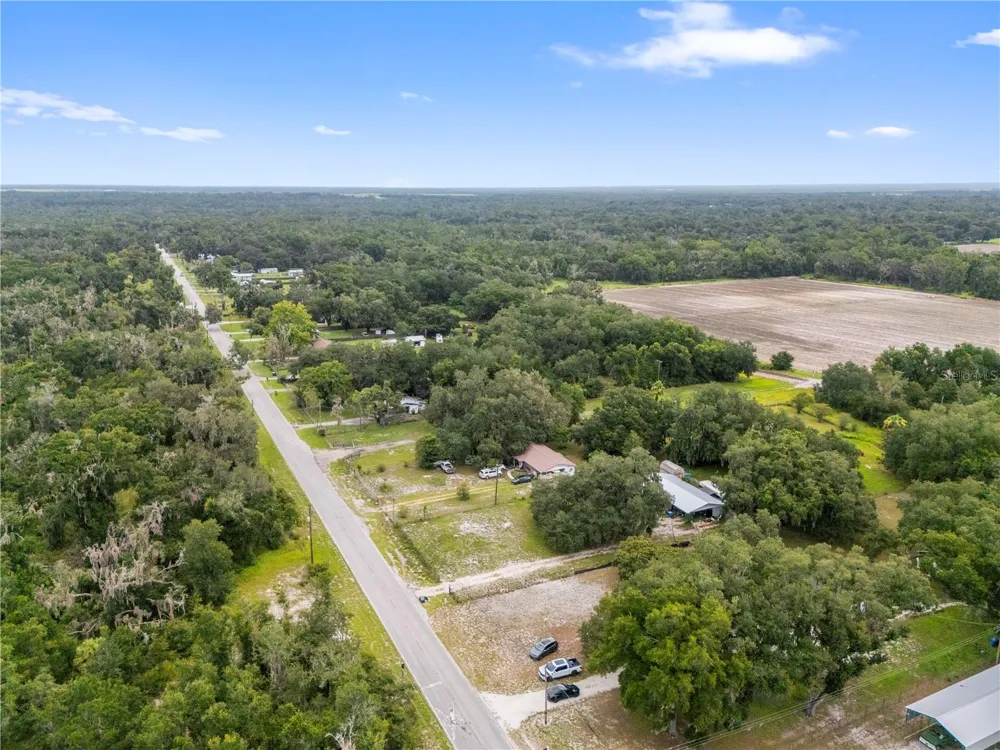 2118 E KEYSVILLE ROAD Lithia, FL 33547