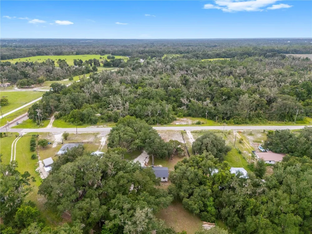 2118 E KEYSVILLE ROAD Lithia, FL 33547