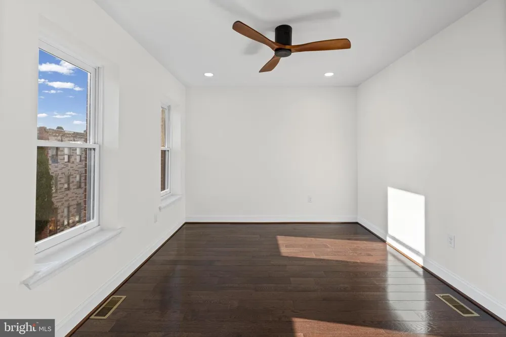 530 CARROLLTON AVENUE Baltimore, MD 21223