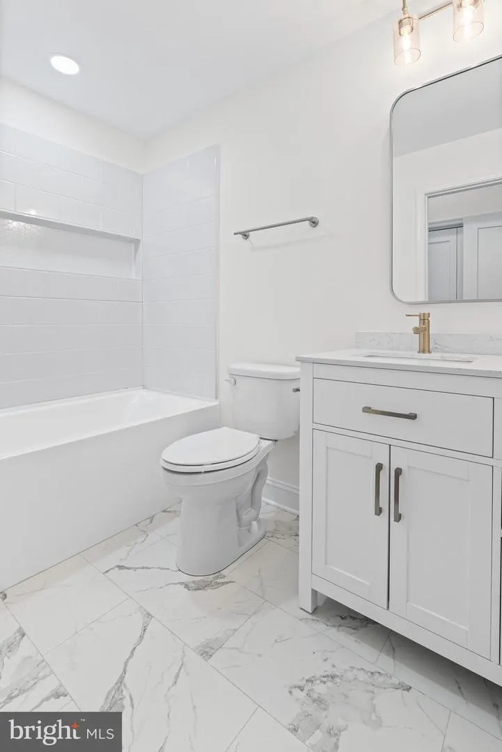 530 CARROLLTON AVENUE Baltimore, MD 21223