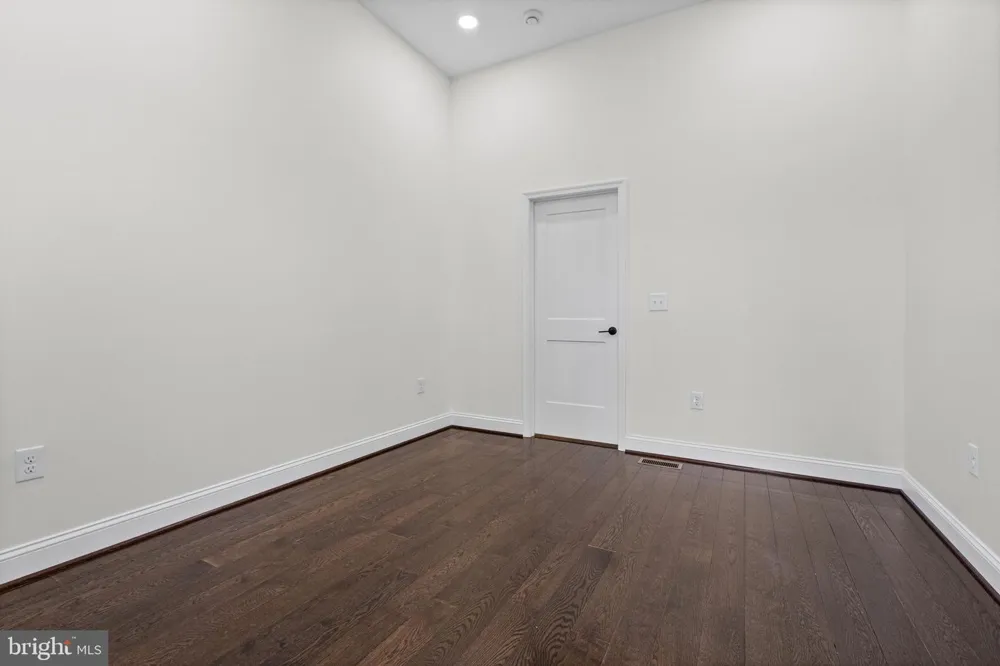 530 CARROLLTON AVENUE Baltimore, MD 21223