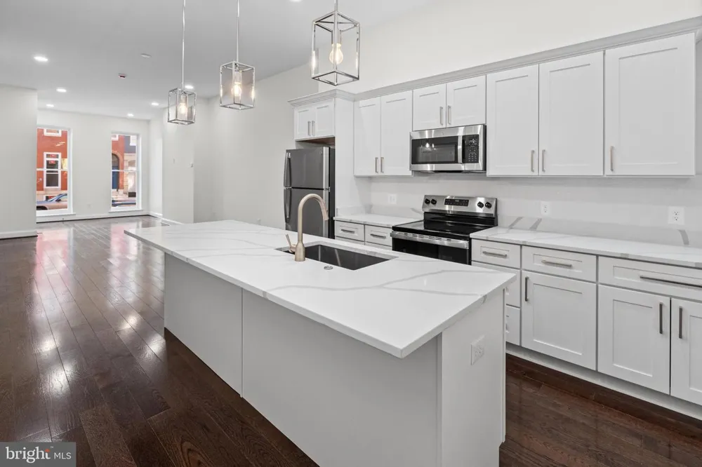 530 CARROLLTON AVENUE Baltimore, MD 21223