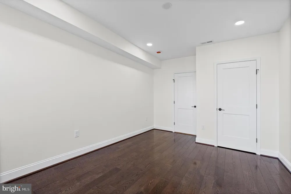 530 CARROLLTON AVENUE Baltimore, MD 21223