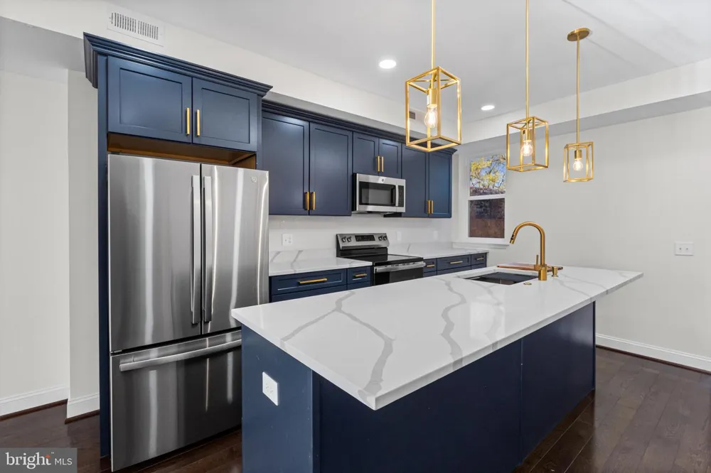530 CARROLLTON AVENUE Baltimore, MD 21223