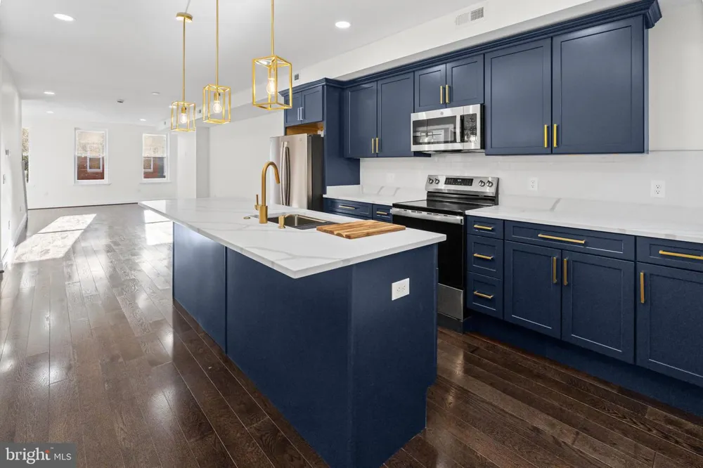 530 CARROLLTON AVENUE Baltimore, MD 21223