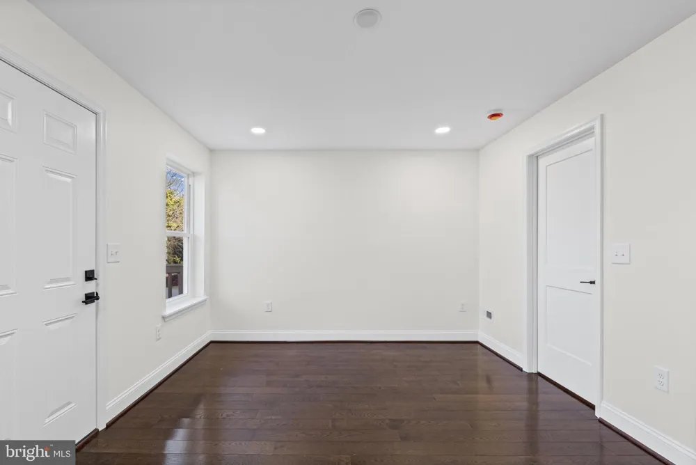 530 CARROLLTON AVENUE Baltimore, MD 21223