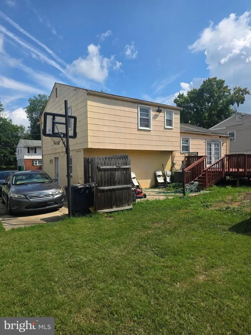 7511 NEWBERRY LANE Lanham, MD 20706