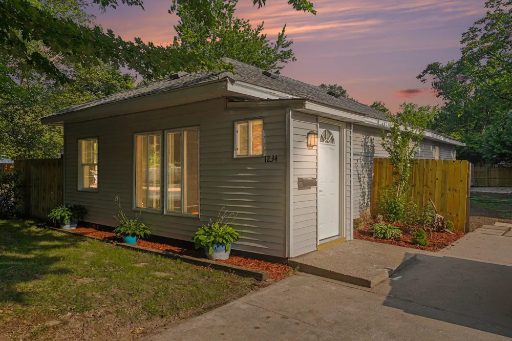 1234 Langeland Avenue Muskegon City, MI 49442