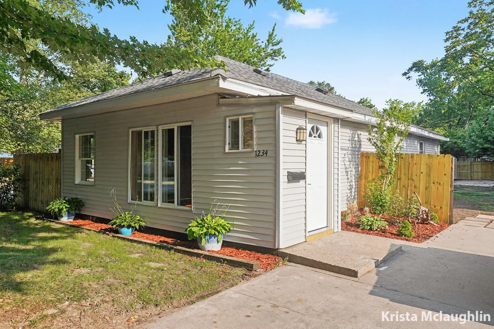 1234 Langeland Avenue Muskegon City, MI 49442