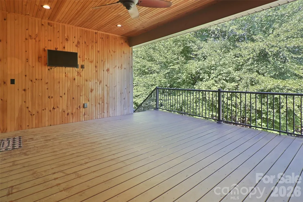 125 Beechmont Drive Morganton, NC 28655