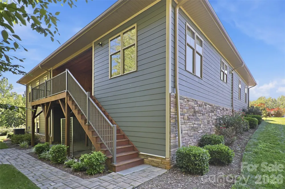 125 Beechmont Drive Morganton, NC 28655